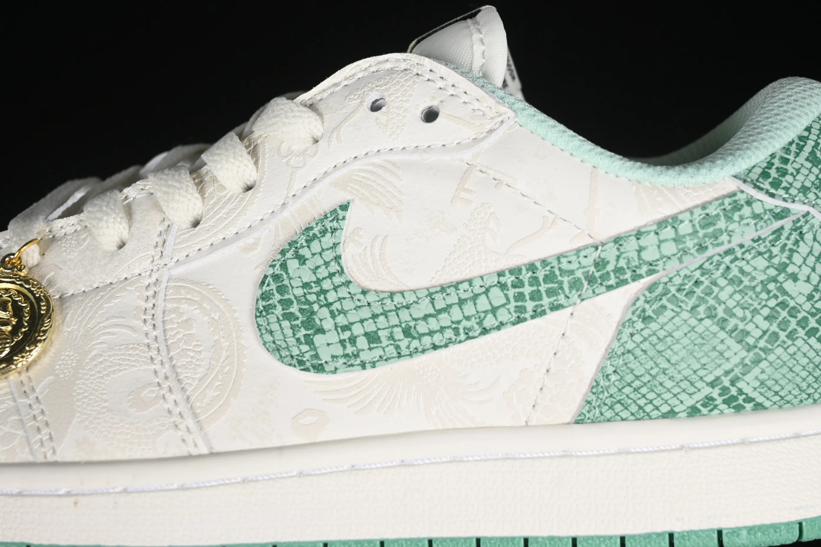 All Categories Air Jordan Jordan Series Basketball Shoes Air Jordan 1 Low Air Jordan 1 Low OG AJ1 Joe 1 Year of the Snake Limited Green Snake Low-top Retro Basketball Shoes HF3144-100